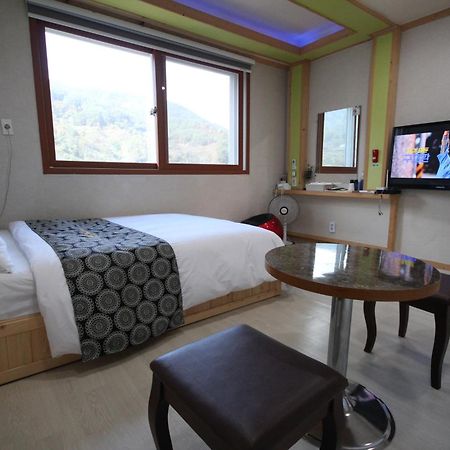 อาร์จี เพนชั่น Villa Hadong ภายนอก รูปภาพ