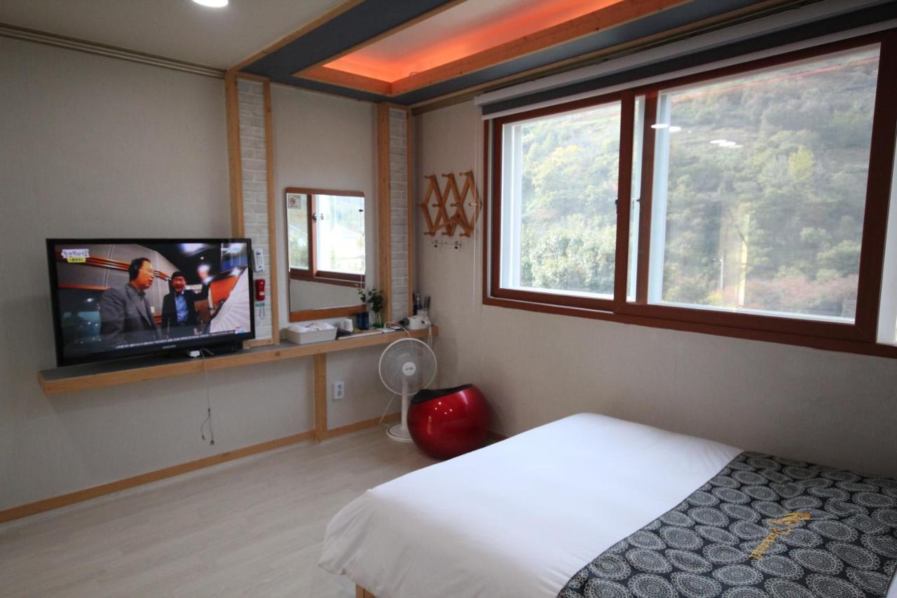 อาร์จี เพนชั่น Villa Hadong ภายนอก รูปภาพ
