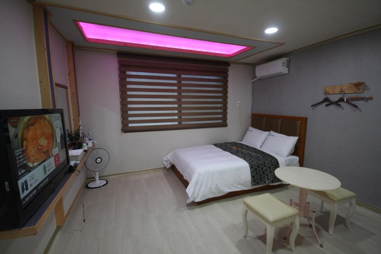 อาร์จี เพนชั่น Villa Hadong ภายนอก รูปภาพ