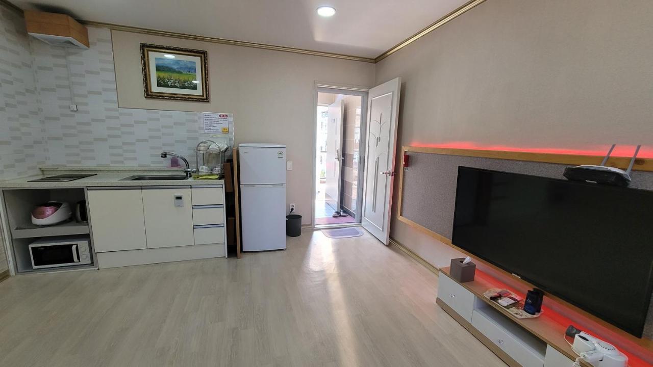 อาร์จี เพนชั่น Villa Hadong ภายนอก รูปภาพ