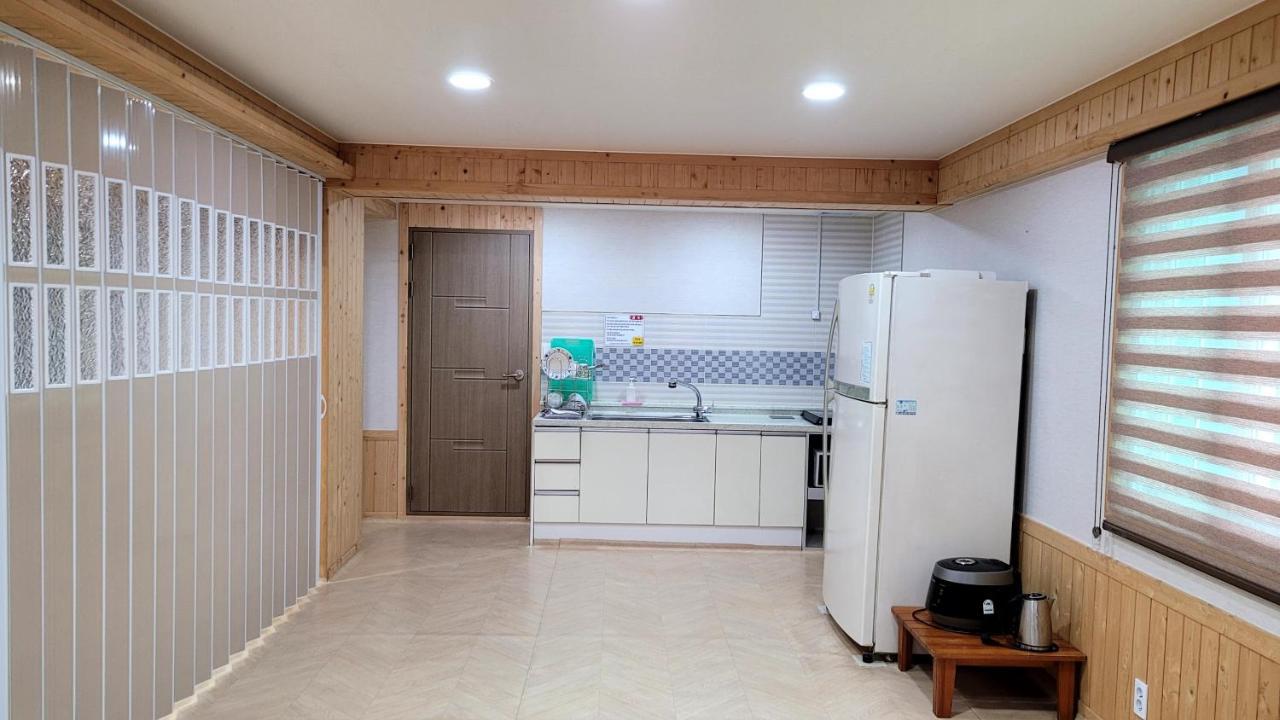 อาร์จี เพนชั่น Villa Hadong ภายนอก รูปภาพ