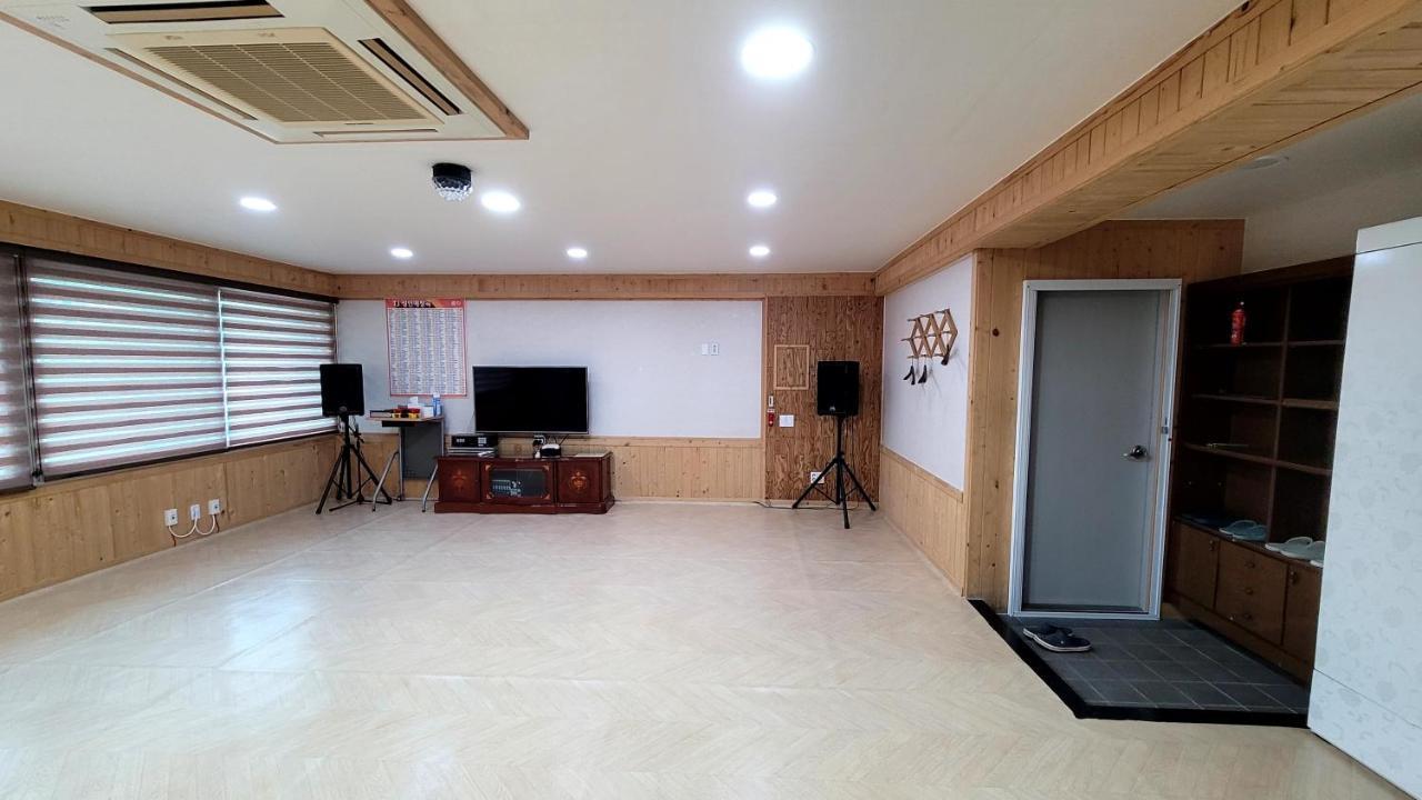 อาร์จี เพนชั่น Villa Hadong ภายนอก รูปภาพ