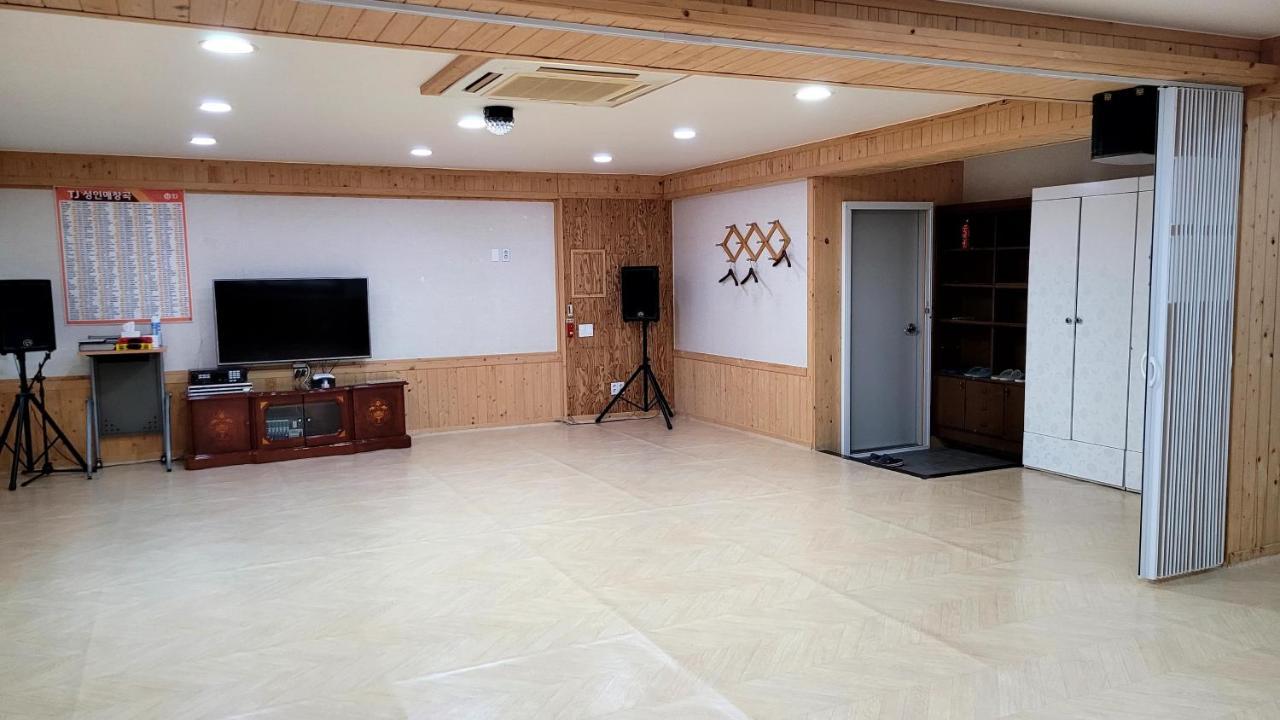 อาร์จี เพนชั่น Villa Hadong ภายนอก รูปภาพ
