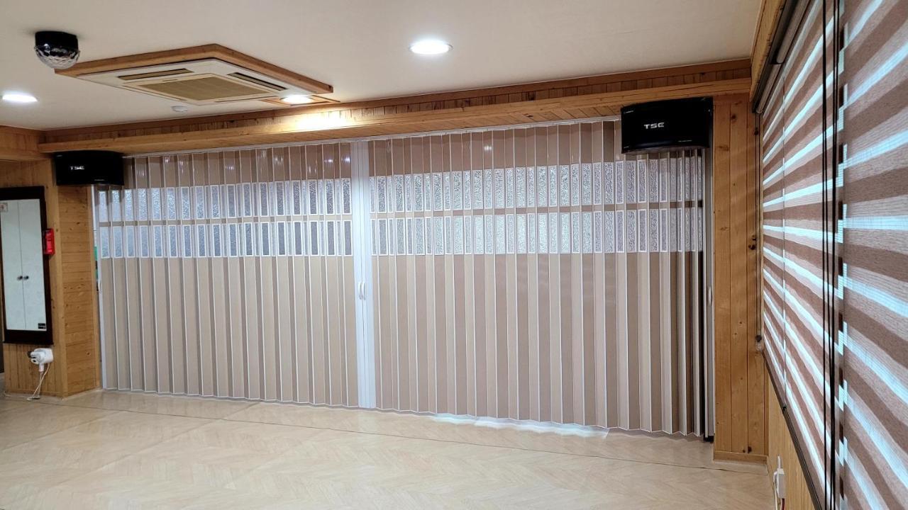 อาร์จี เพนชั่น Villa Hadong ภายนอก รูปภาพ