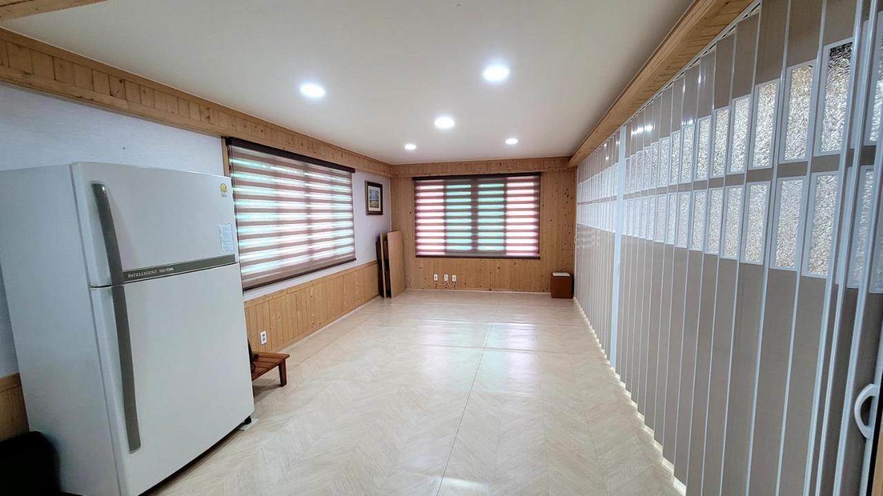 อาร์จี เพนชั่น Villa Hadong ภายนอก รูปภาพ