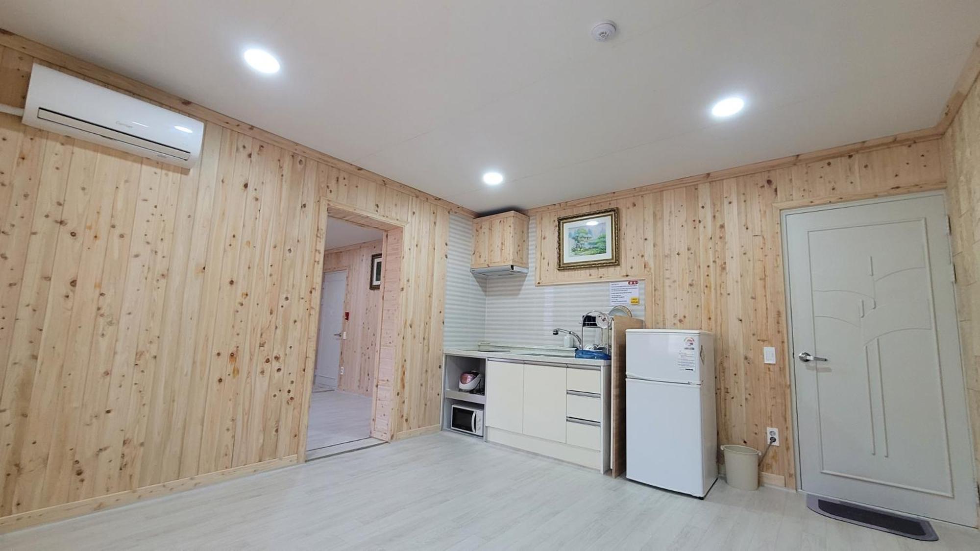 อาร์จี เพนชั่น Villa Hadong ภายนอก รูปภาพ